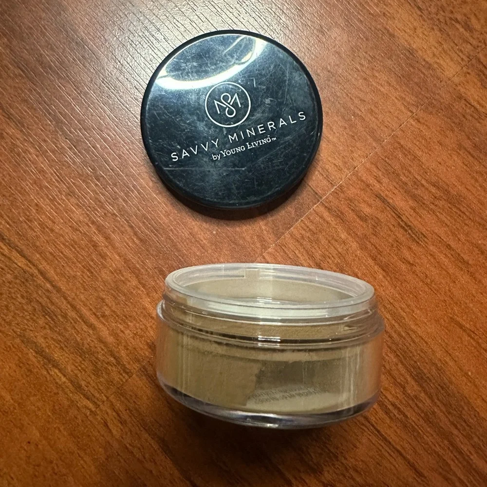 Savvy minerals dark 4